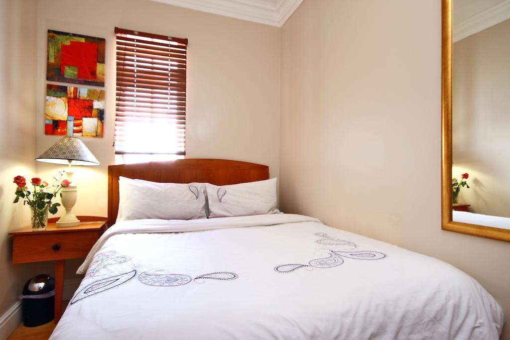 Forty8 Backpackers Hotel Cape Town Oda fotoğraf