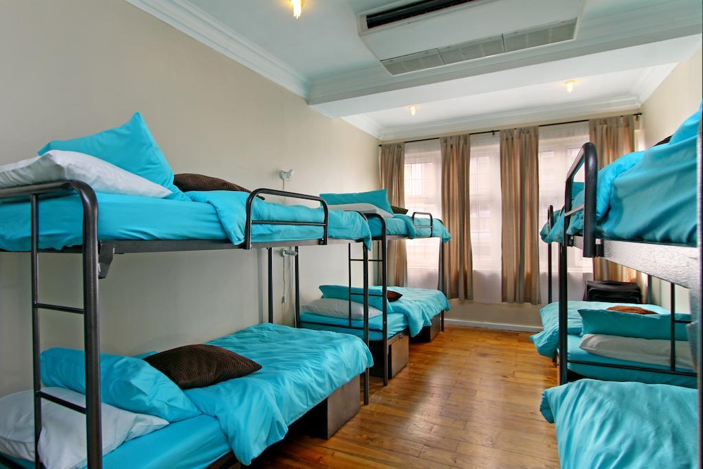 Forty8 Backpackers Hotel Cape Town Oda fotoğraf
